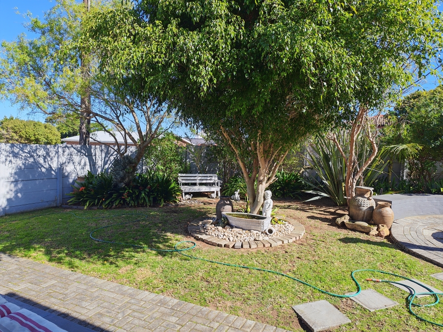 3 Bedroom Property for Sale in Palmiet Western Cape